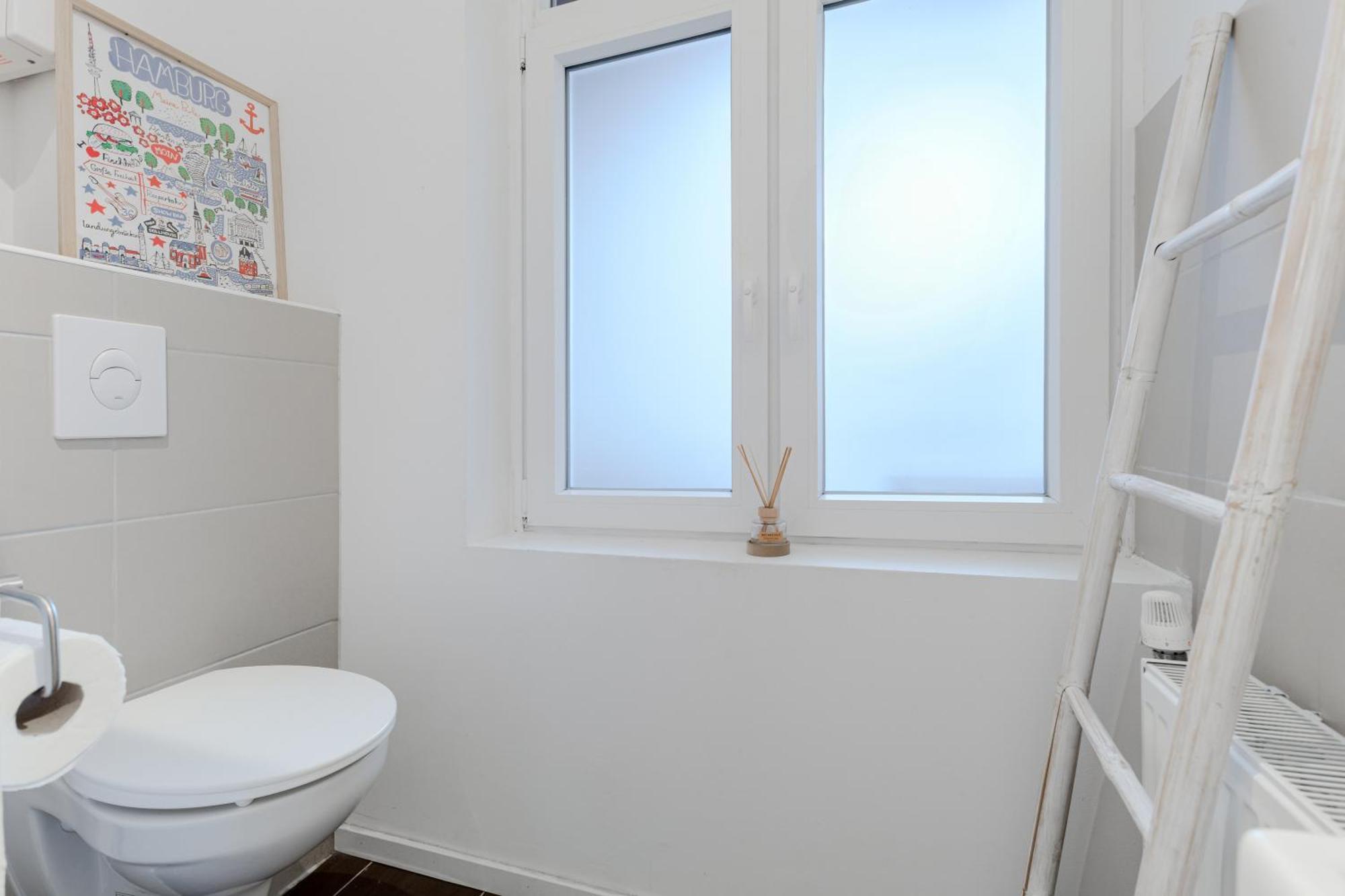 Stadtnahe & Ruhig Gelegen, Fusslaeufig Zur Alster Apartment